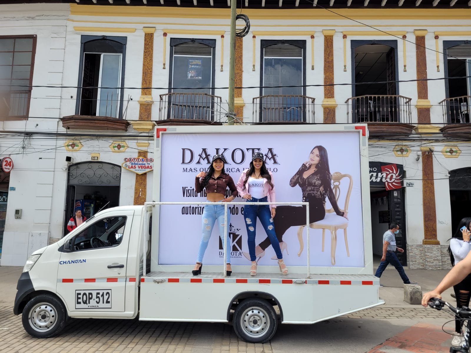 Activación de marca Asteca Producciones