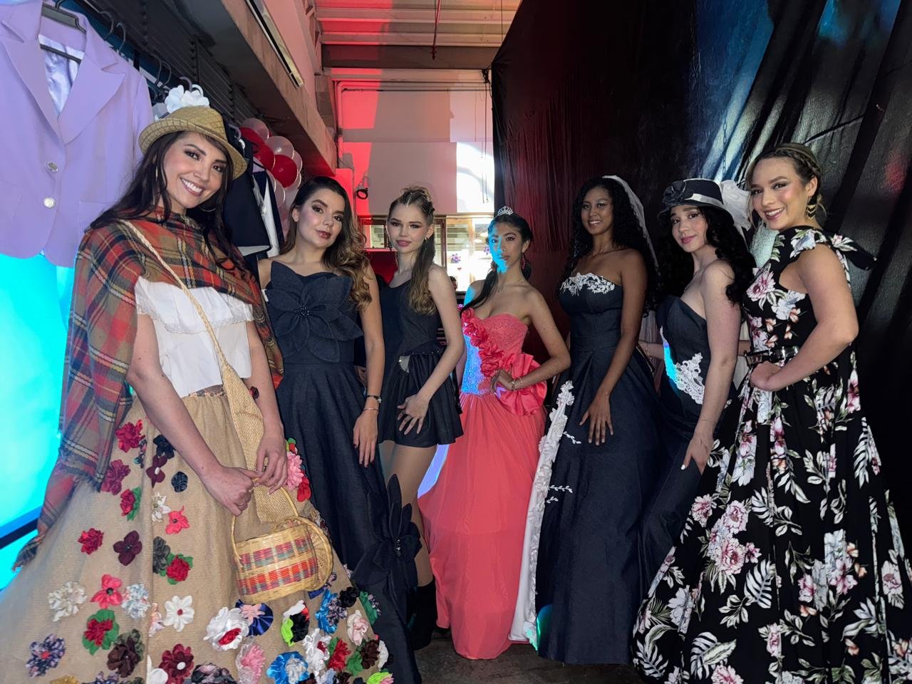 Modelos en pasarela para la Alcaldía de Funza