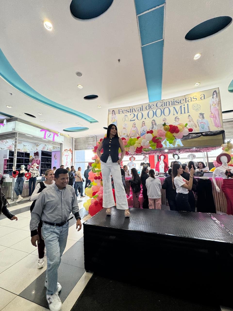 Modelos en pasarela en San Victorino