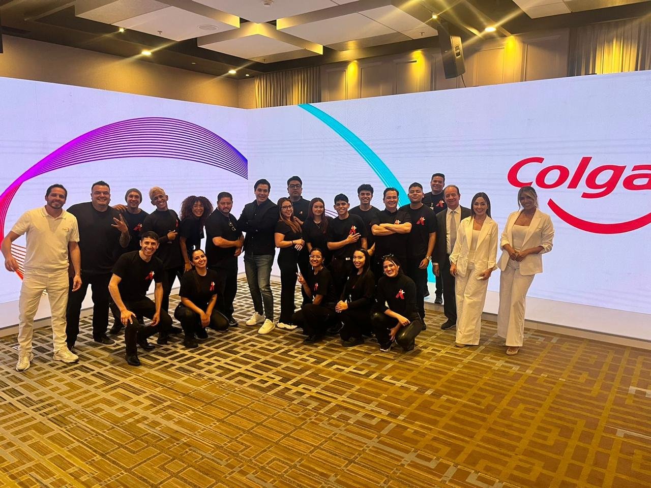 Personal logístico para evento Colgate